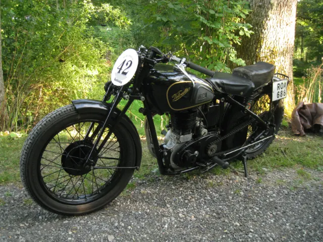 Svalbo Cafe Bergslagens snyggaste bil – bild 14 av 14 (Järle, 27 aug. 2026) USA-bilar på Jalopy