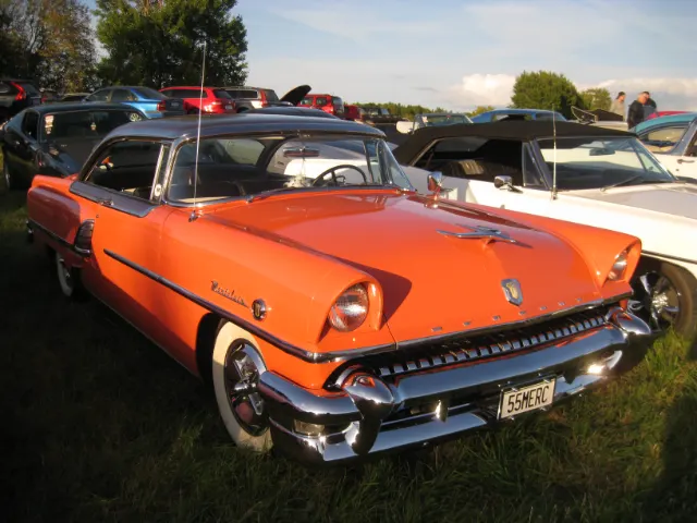 Svalbo Cafe Bergslagens snyggaste bil – bild 3 av 6 (Järle, 27 aug. 2026) USA-bilar på Jalopy