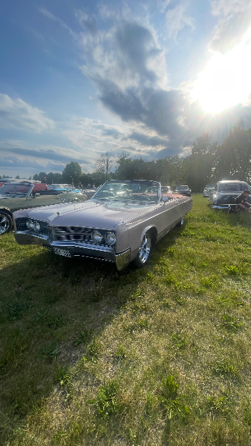 Sanna Nostalgimack & Café – bild 2 av 18 (Örebro, 3 juni 2026) USA-bilar på Jalopy