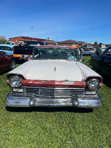 Vårmönstring Lindesberg – bild 16 av 16 (Lindesberg, 9 maj 2026) USA-bilar på Jalopy