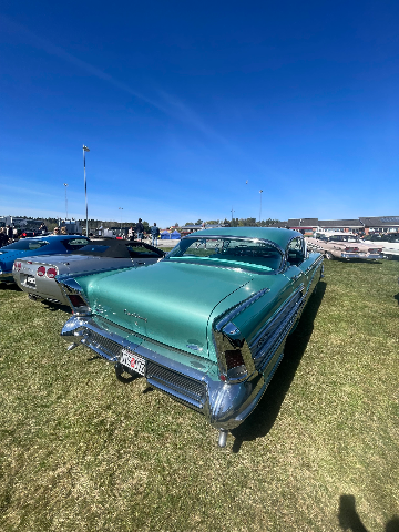 Vårmönstring Lindesberg – bild 14 av 16 (Lindesberg, 9 maj 2026) USA-bilar på Jalopy