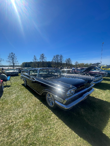 Vårmönstring Lindesberg – bild 13 av 16 (Lindesberg, 9 maj 2026) USA-bilar på Jalopy