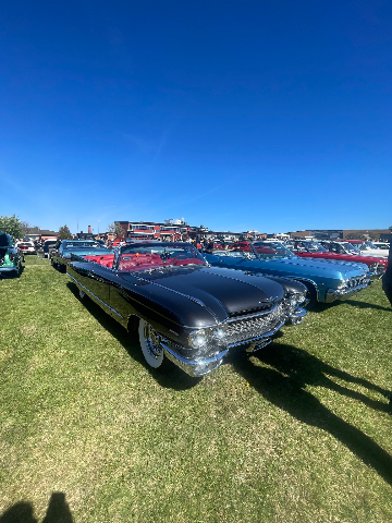 Vårmönstring Lindesberg – bild 3 av 16 (Lindesberg, 9 maj 2026) USA-bilar på Jalopy