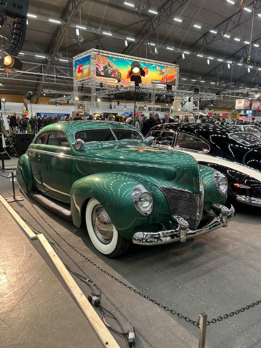 Custom Motor Show – bild 14 av 19 (Elmiavägen, 3 apr. 2026) USA-bilar på Jalopy