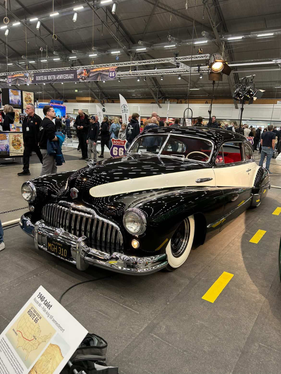 Custom Motor Show – bild 12 av 19 (Elmiavägen, 3 apr. 2026) USA-bilar på Jalopy