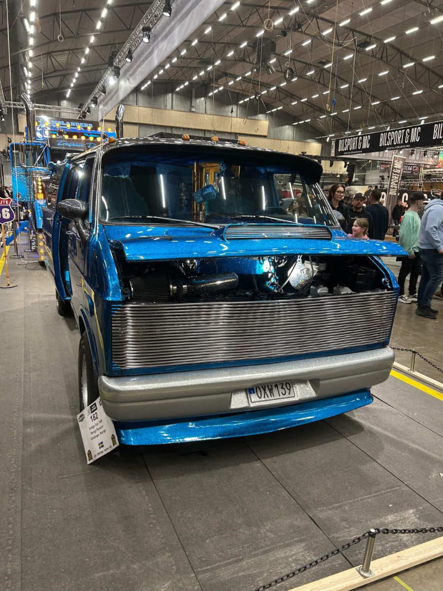 Custom Motor Show – bild 7 av 19 (Elmiavägen, 3 apr. 2026) USA-bilar på Jalopy