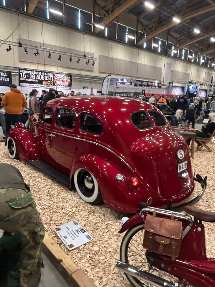Custom Motor Show – bild 5 av 19 (Elmiavägen, 3 apr. 2026) USA-bilar på Jalopy