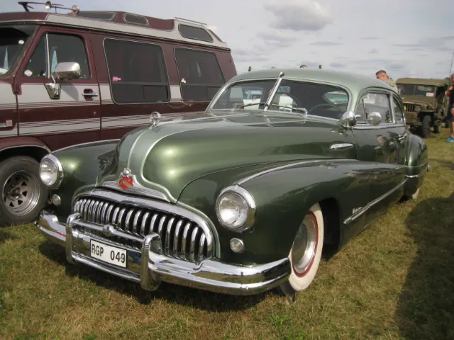 Eskilstuna veterandag – bild 14 av 14 (Ekebyvägen, 23 aug. 2026) USA-bilar på Jalopy