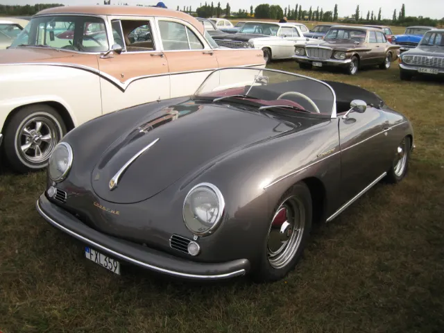 Eskilstuna veterandag – bild 9 av 14 (Ekebyvägen, 23 aug. 2026) USA-bilar på Jalopy