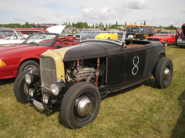 Eskilstuna veterandag – bild 6 av 14 (Ekebyvägen, 23 aug. 2026) USA-bilar på Jalopy