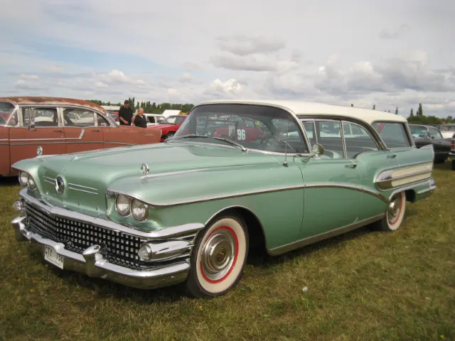 Eskilstuna veterandag – bild 2 av 14 (Ekebyvägen, 23 aug. 2026) USA-bilar på Jalopy