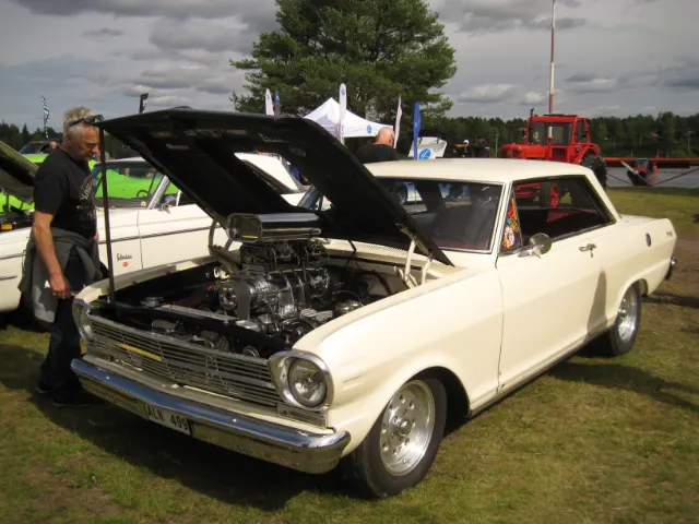 Älvdalen Musik & Motorfestival – bild 4 av 20 (Älvdalen, 6 aug. 2026) USA-bilar på Jalopy