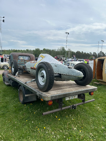 Sola springmeet #9 – bild 10 av 15 (Norra Infarten, 23 maj 2026) USA-bilar på Jalopy