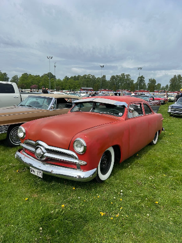 Sola springmeet #9 – bild 3 av 15 (Norra Infarten, 23 maj 2026) USA-bilar på Jalopy
