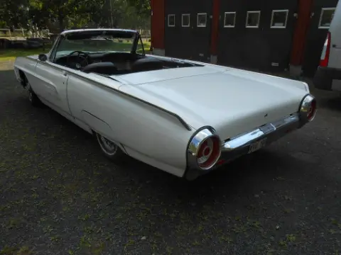 Ford 1963 Ford Thunderbird -63 Cab till salu i Sunne – bild 4 av 8