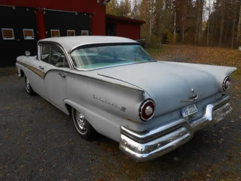 Ford 1957 Ford Fairlane 500 Town Sedan 1957 till salu i Sunne – bild 3 av 8