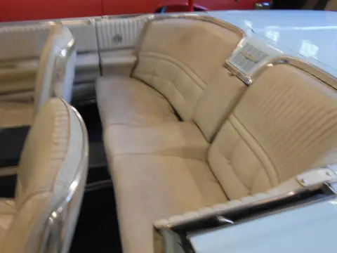 Ford 1966 Ford Thunderbird -66 Cab till salu i Sunne – bild 6 av 8