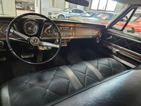 Oldsmobile 1966 Oldsmobile Ninety-Eight Holiday Coupé till salu i Strängnäs – bild 6 av 8