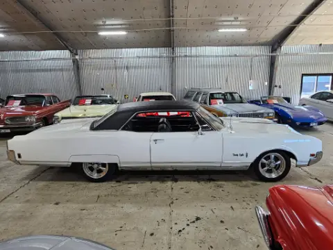 Oldsmobile 1966 Oldsmobile Ninety-Eight Holiday Coupé till salu i Strängnäs – bild 4 av 8