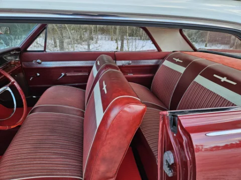 Pontiac 1963 PONTIAC CATALINA 2 DR HT 389 V8 Automat 2560:-/mån till salu i Strängnäs – bild 7 av 8