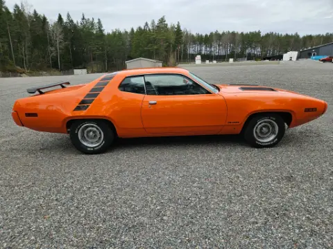 Plymouth 1971 Plymouth Road Runner 340/727 Helrenoverad bil i mycket fint skick till salu i Strängnäs – bild 4 av 8