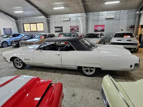 Oldsmobile 1966 Oldsmobile Ninety-Eight Holiday Coupé till salu i Strängnäs – bild 2 av 8