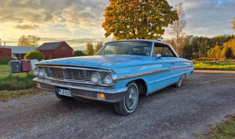 Ford Galaxie XL -64