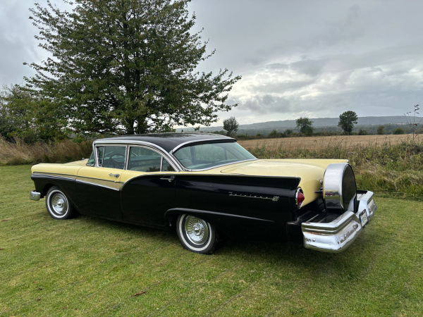 Ford Fairlane 1957 Continental kit