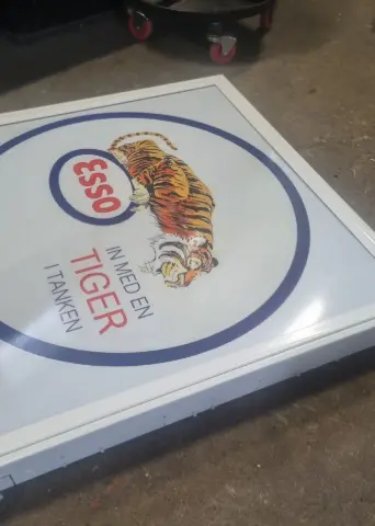 Stort "ESSO" Lysskylt till salu i Säffle – bild 2 av 4