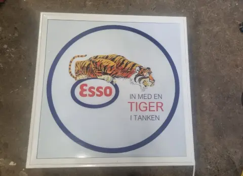 Stort "ESSO" Lysskylt till salu i Säffle – bild 3 av 4