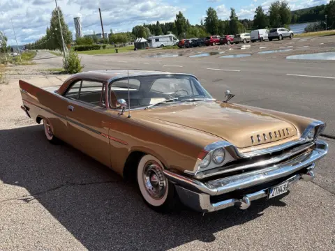 Chrysler 1958 Chrysler Windsor Hardtop Custom till salu i Ljusdal – bild 4 av 8