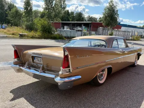 Chrysler 1958 Chrysler Windsor Hardtop Custom till salu i Ljusdal – bild 3 av 8