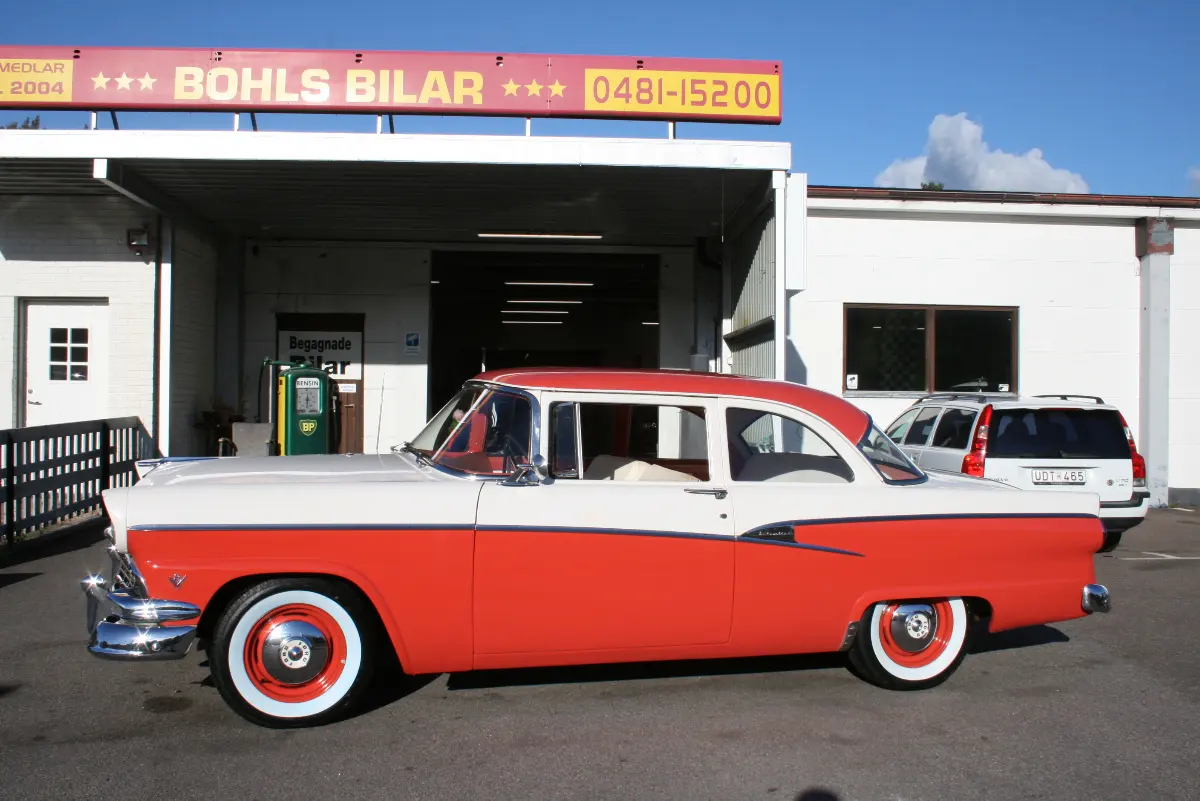 Ford Customline Tudor 2 Door Sedan
