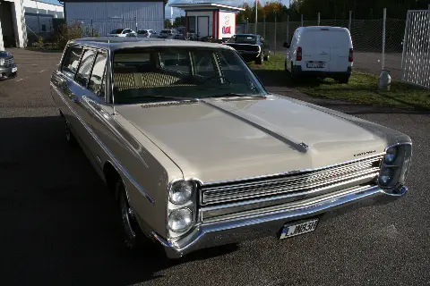 Plymouth 1968 Plymouth Fury Custom Suburban till salu i Nybro – bild 3 av 8