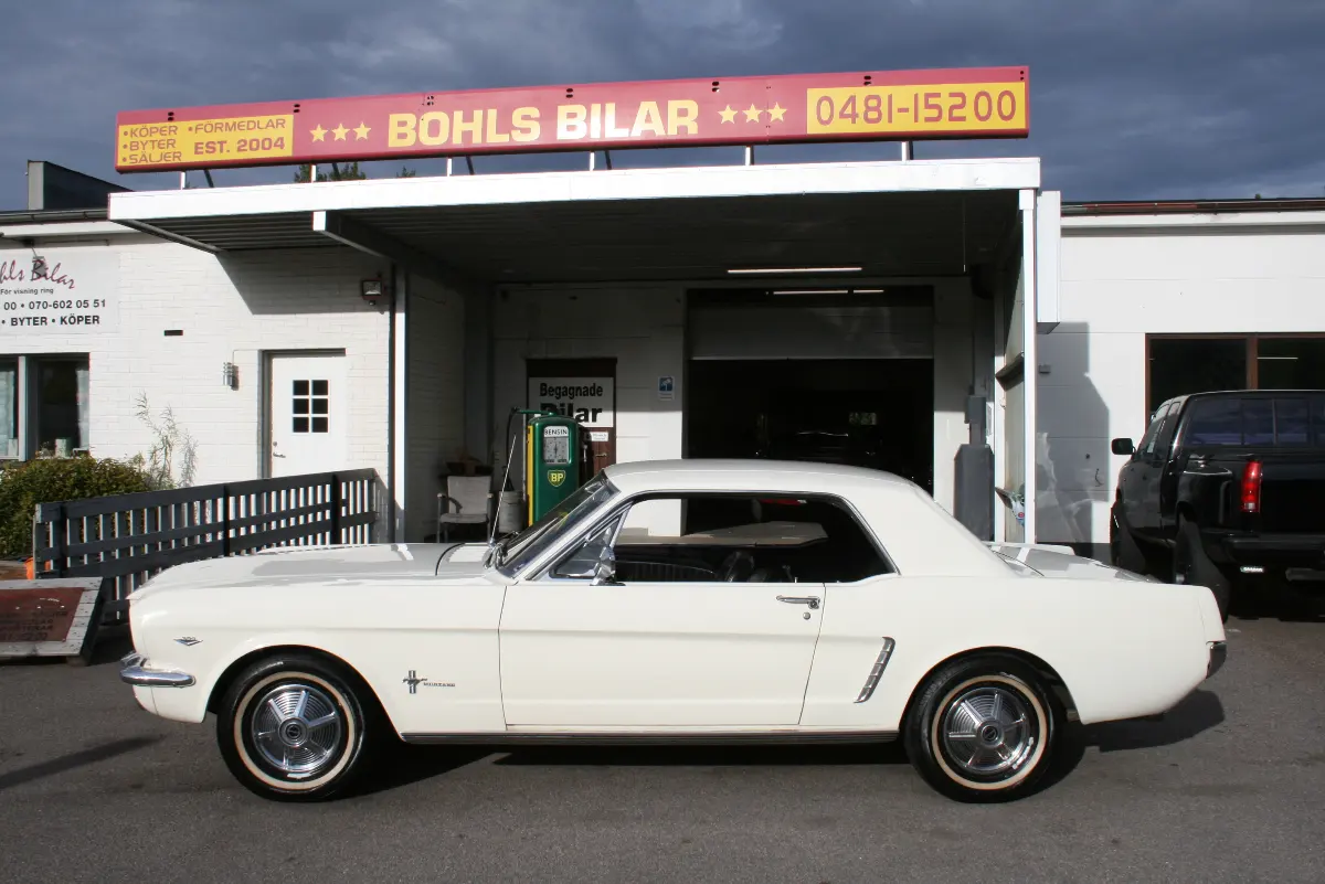 Ford Mustang Coupe