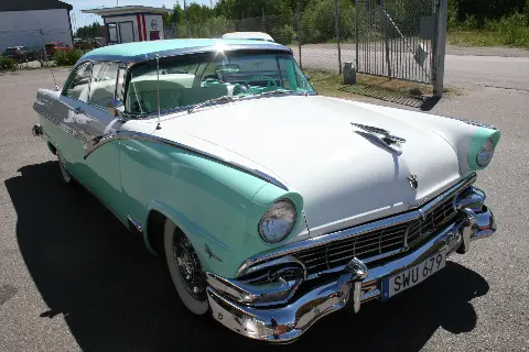 Ford 1956 Ford Fairlane Victoria med Fairägg Husvagn Opio till salu i Nybro – bild 3 av 8