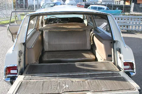 Plymouth 1968 Plymouth Fury Custom Suburban till salu i Nybro – bild 5 av 8