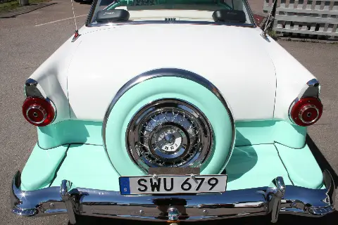Ford 1956 Ford Fairlane Victoria med Fairägg Husvagn Opio till salu i Nybro – bild 4 av 8