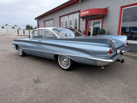 Buick 1960 Invicta Sportcoupe. V8. Automat. Elhissar. Elsoffa. Mycket fint skick! till salu i Mellerud – bild 2 av 8