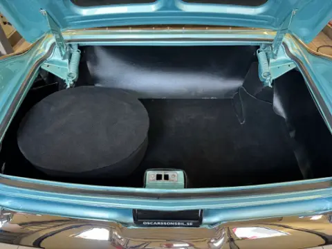 Plymouth 1960 Fury Convertible 1960. Helrenoverad! V8/Aut. PS. PB. Swivel seat. Ekerhjul till salu i Mellerud – bild 8 av 8