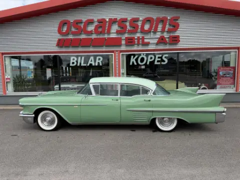 Cadillac 1958 Deville 4 dörrars hardtop. V8. Automat. Trippelgrön. till salu i Mellerud – bild 1 av 8
