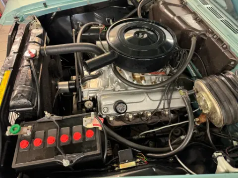 Plymouth 1960 Fury Convertible 1960. Helrenoverad! V8/Aut. PS. PB. Swivel seat. Ekerhjul till salu i Mellerud – bild 7 av 8