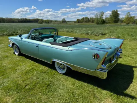 Plymouth 1960 Fury Convertible 1960. Helrenoverad! V8/Aut. PS. PB. Swivel seat. Ekerhjul till salu i Mellerud – bild 2 av 8