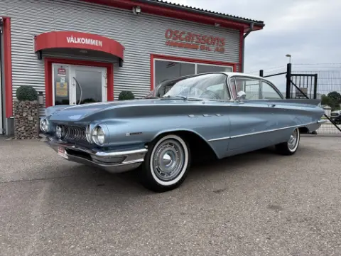 Buick 1960 Invicta Sportcoupe. V8. Automat. Elhissar. Elsoffa. Mycket fint skick! till salu i Mellerud – bild 3 av 8
