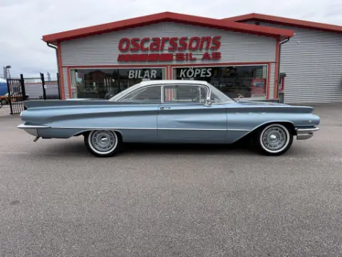 Buick 1960 Invicta Sportcoupe. V8. Automat. Elhissar. Elsoffa. Mycket fint skick! till salu i Mellerud – bild 1 av 8