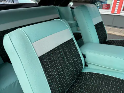 Plymouth 1960 Fury Convertible 1960. Helrenoverad! V8/Aut. PS. PB. Swivel seat. Ekerhjul till salu i Mellerud – bild 5 av 8