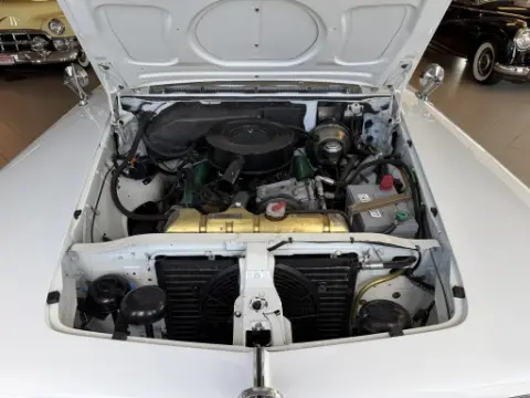 Imperial 1962 Crown Coupe Hardtop. 413 V8 / Automat. PS. PB. Läder. Tillverkad i 1010 ex.  till salu i Mellerud – bild 7 av 8