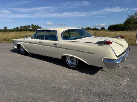 Imperial 1962 South Hampton 4 dörrars hardtop. 413 Cid V8. Automat. PS. PB.  till salu i Mellerud – bild 2 av 8