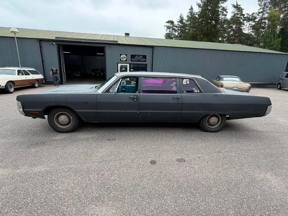 Plymouth 1970 Plymouth Fury Limmo, Grym raggarvagn, 8st passagerare till salu i Strängnäs – bild 1 av 2