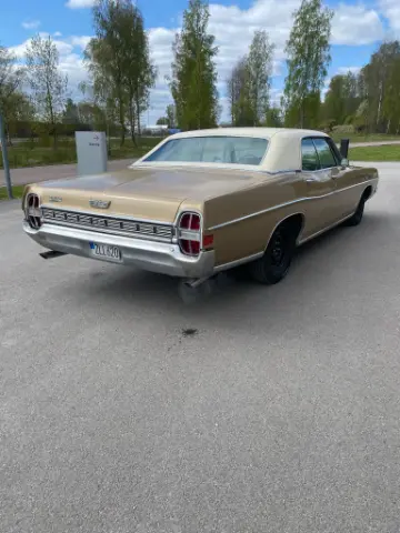 Ford LTD 1968 4d ht